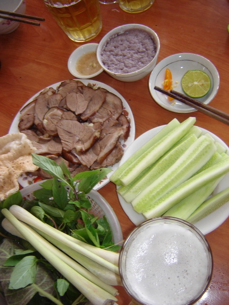 10 “nỗi kinh hoàng” của khách Tây về ẩm thực Việt Nam Thitcho2